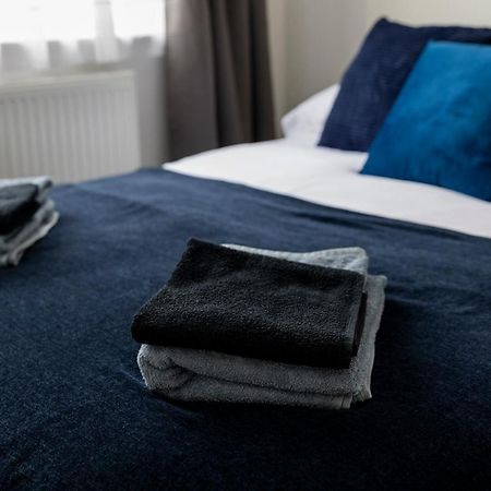 Gorgeous Modern Apartment Near Redhill Station Inc Private Garden & Parking Eksteriør billede